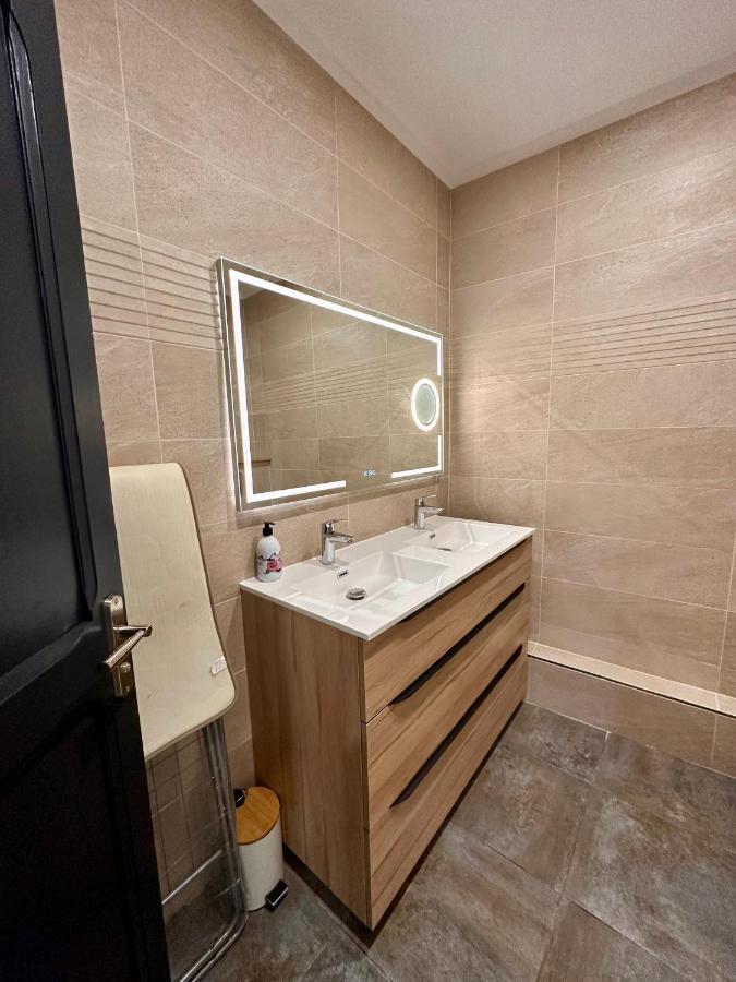 Les Appartements Du Palais การ์กาซอน ภายนอก รูปภาพ